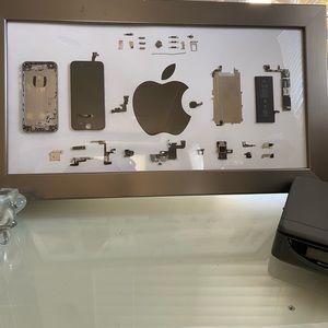 iPhone display accessories